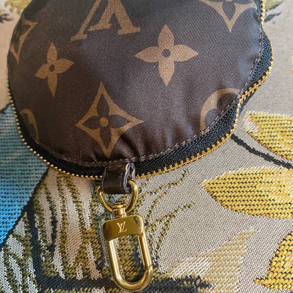 LV Monogram Pocket Bucket Hat - Picture 2 of 11